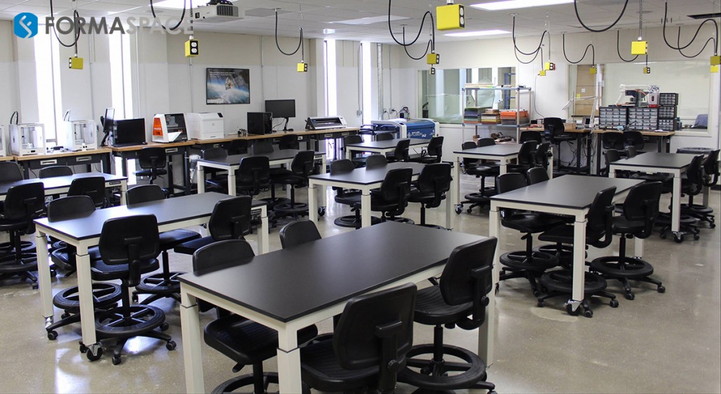 High school classroom with Formaspace height adjustable workstations