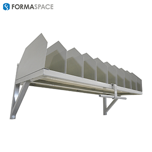packing station upper adjustable dividers on shelf