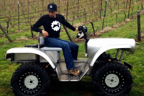 What's new down on the farm? Apple-alum Melissa Brandao has founded Asheville, Oregon-based Rogue Rovers, creators of the FarmDogg electric all terrain vehicle with its integrated DoggBone farm management software. What's new down on the farm? Apple-alum Melissa Brandao has founded Asheville, Oregon-based Rogue Rovers, creators of the FarmDogg electric all terrain vehicle with its integrated DoggBone farm management software.