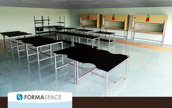 Antech Diagnostics opted for Formaspace professional on-site installation. Here the reference laboratory workbenches and fume hoods are being installed in one of two labs at the new Antech Diagnostics facility in Orlando. Antech Diagnostics opted for Formaspace professional on-site installation. Here the reference laboratory workbenches and fume hoods are being installed in one of two labs at the new Antech Diagnostics facility in Orlando.
